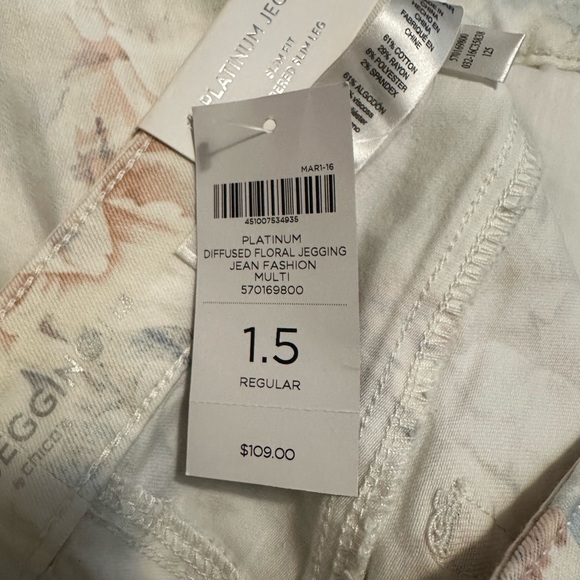 NWT Chicos Platinum Diffused Floral Jeggings - Picture 4 of 7